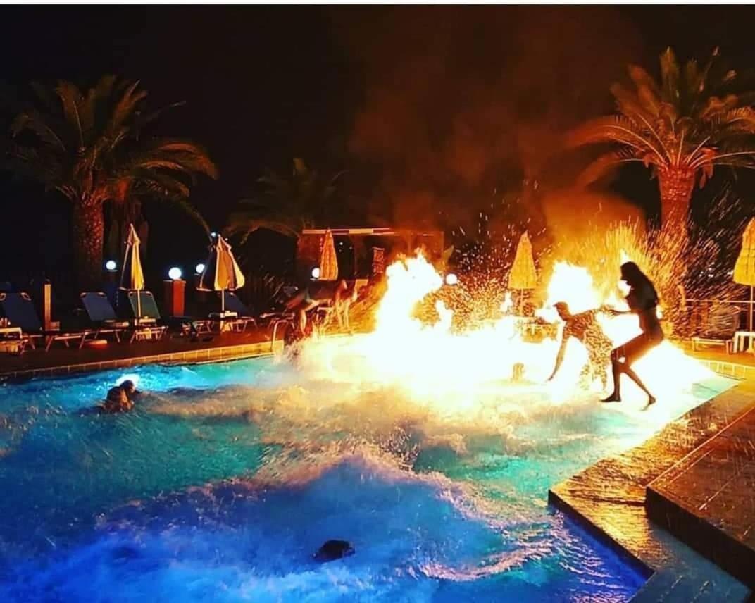 Costas Hotel Kalamákion Dış mekan fotoğraf